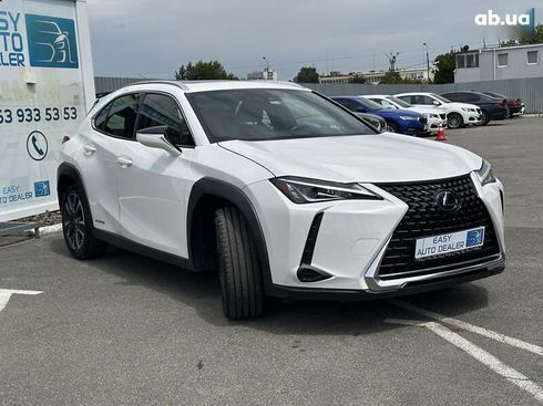 Lexus UX 2019 - фото 3