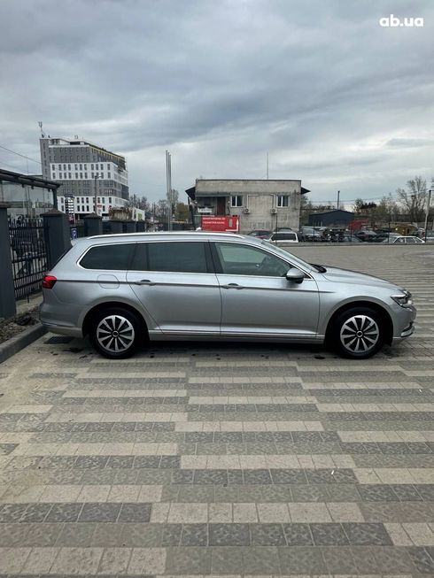 Volkswagen Passat 2019 серебристый - фото 3