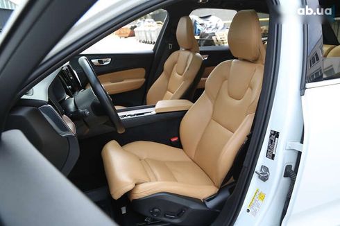 Volvo XC60 2020 - фото 9