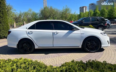 Toyota Camry 2013 - фото 8