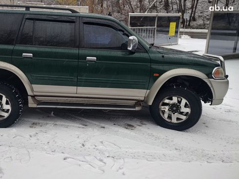 Mitsubishi Pajero Sport 2000 зеленый - фото 10