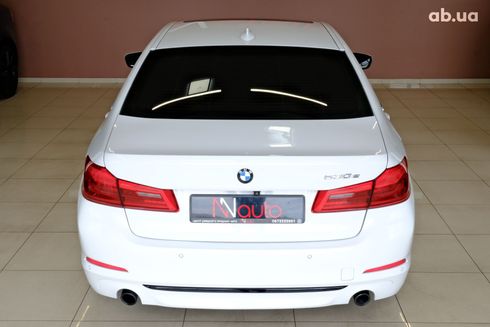 BMW 5 серия 2017 белый - фото 6