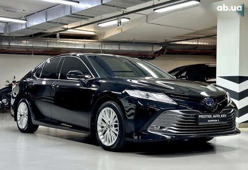 Toyota Camry 2020 - фото 15