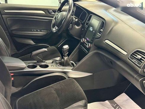 Renault Megane 2018 - фото 17