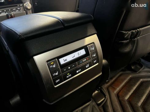 Lexus GX 2013 - фото 17