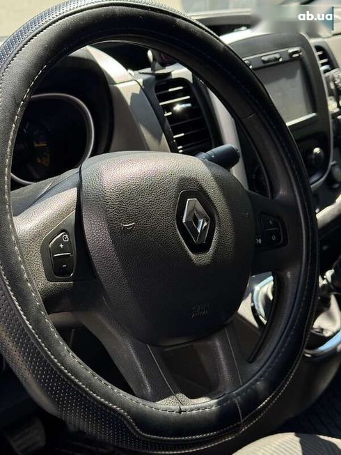 Renault Trafic 2015 - фото 9