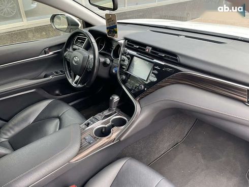 Toyota Camry 2020 - фото 24