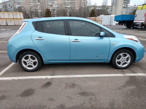 Nissan Leaf 2015 голубой - фото 8