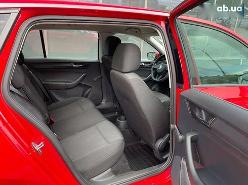 Skoda Spaceback 2018 - фото 14