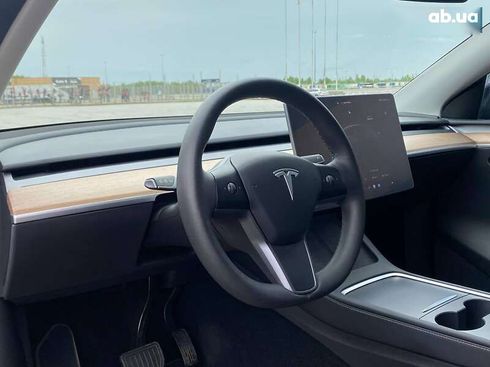 Tesla Model Y 2023 - фото 12