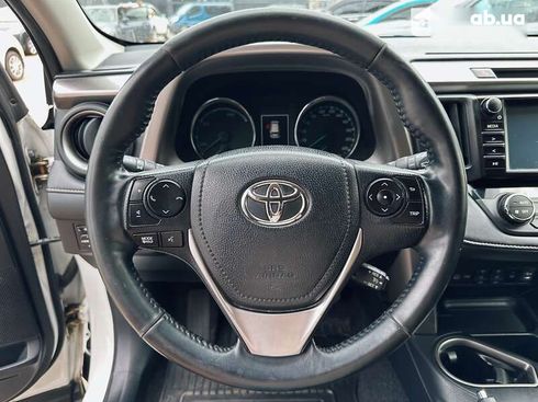 Toyota RAV4 2018 - фото 12