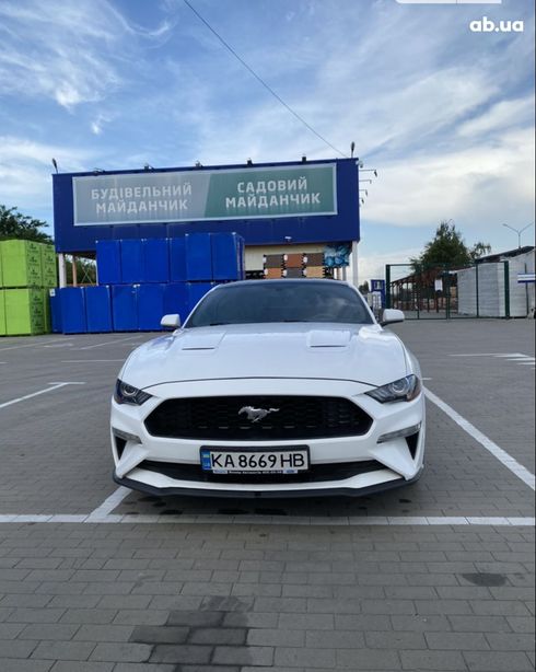 Ford Mustang 2017 белый - фото 3