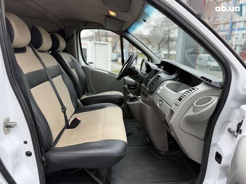 Renault Trafic 2011 - фото 10