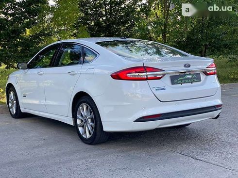 Ford Fusion 2017 - фото 11