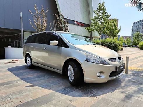 Mitsubishi Grandis 2007 - фото 25
