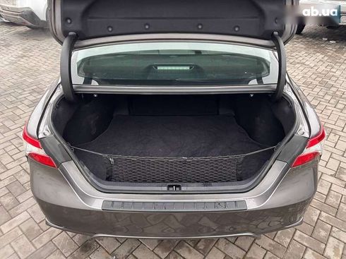 Toyota Camry 2020 - фото 9