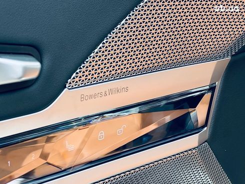 BMW i7 2023 - фото 16