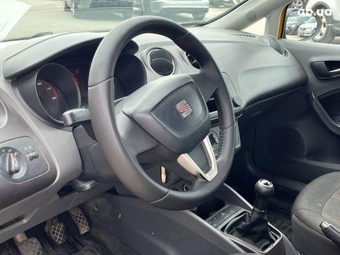 SEAT Ibiza 2011 желтый - фото 14