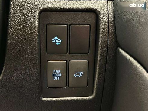Toyota Land Cruiser 2019 - фото 25