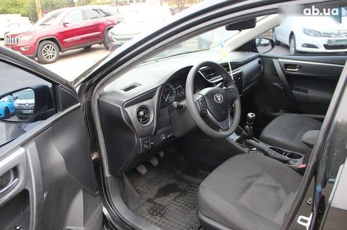 Toyota Corolla 2017 - фото 13