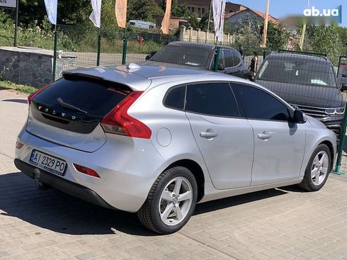 Volvo V40 2014 - фото 15