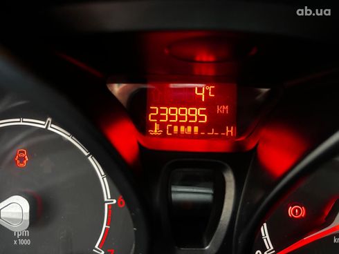 Ford Fiesta 2012 серый - фото 23