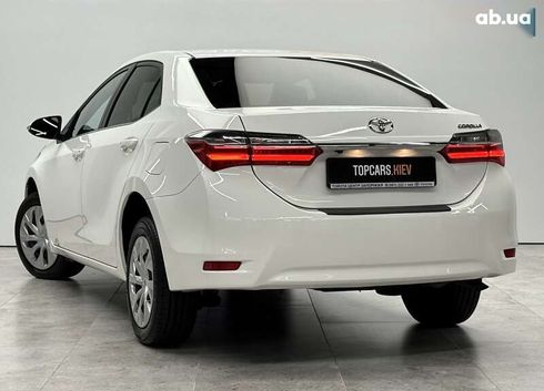 Toyota Corolla 2017 - фото 9