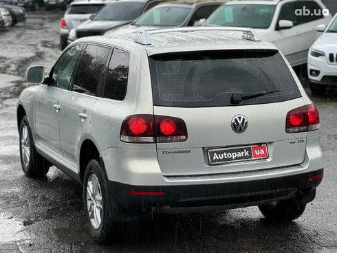 Volkswagen Touareg 2009 серый - фото 4