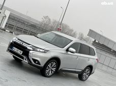 Автомобиль бензин Митсубиси Outlander б/у в Киеве - купить на Автобазаре