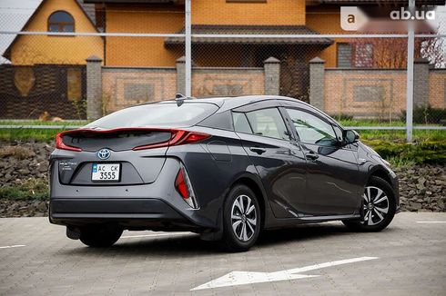 Toyota Prius 2017 - фото 7