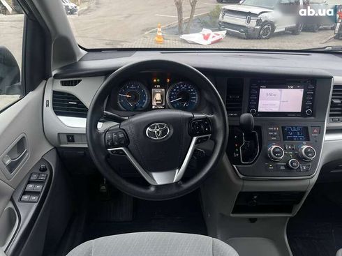 Toyota Sienna 2018 - фото 9