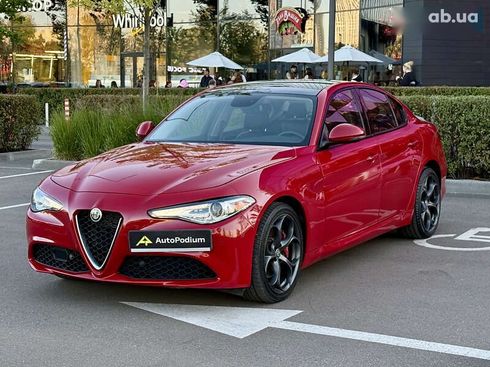 Alfa Romeo Giulia 2019 - фото 8