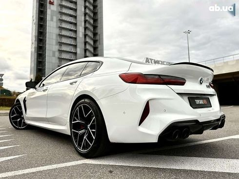 BMW M8 Gran Coupe 2021 - фото 9