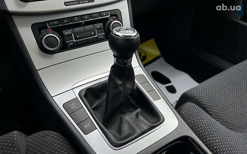 Volkswagen Passat 2010 - фото 18