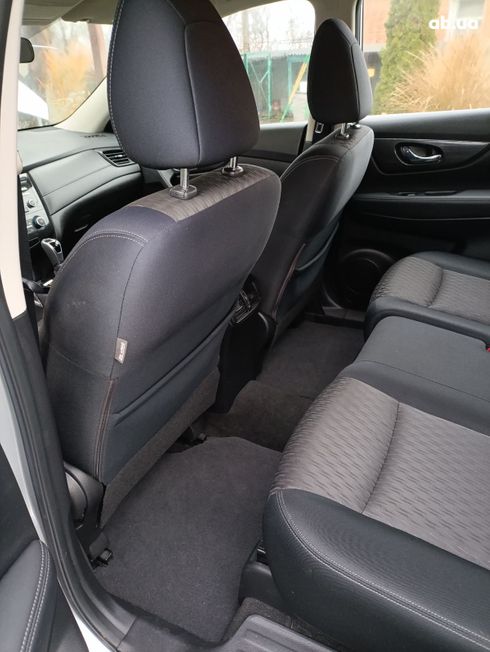 Nissan Rogue 2017 серебристый - фото 9