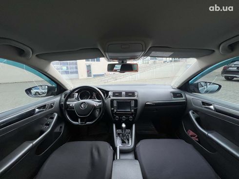 Volkswagen Jetta 2016 серый - фото 22