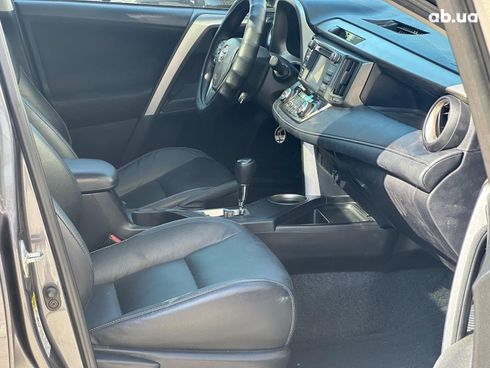 Toyota RAV4 2013 серый - фото 75