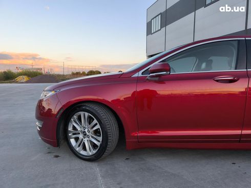 Lincoln MKZ 2015 красный - фото 7