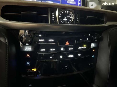 Lexus LX 2016 - фото 29