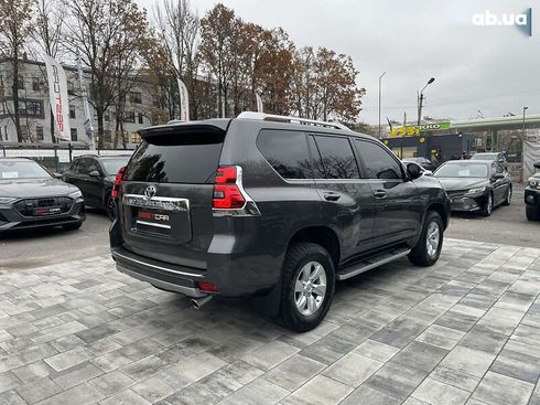 Toyota Land Cruiser Prado 2020 - фото 13