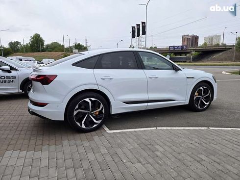 Audi E-Tron 2021 - фото 11