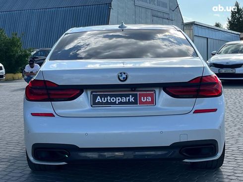 BMW 7 серия 2018 белый - фото 10