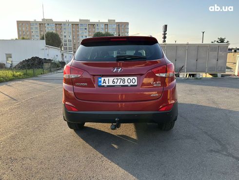 Hyundai ix35 2011 красный - фото 6