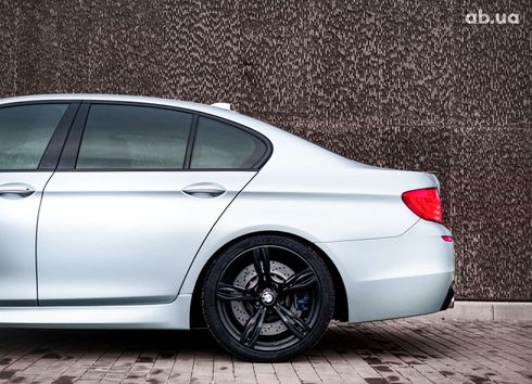 BMW 5 серия 2011 голубой - фото 14