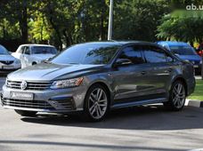 Продаж вживаних Volkswagen Passat 2017 року в Харкові - купити на Автобазарі