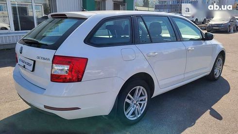 Skoda Octavia 2017 - фото 11