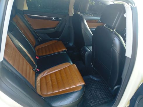 Volkswagen Passat Variant 2013 бежевый - фото 12