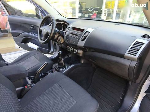Mitsubishi Outlander 2010 - фото 13