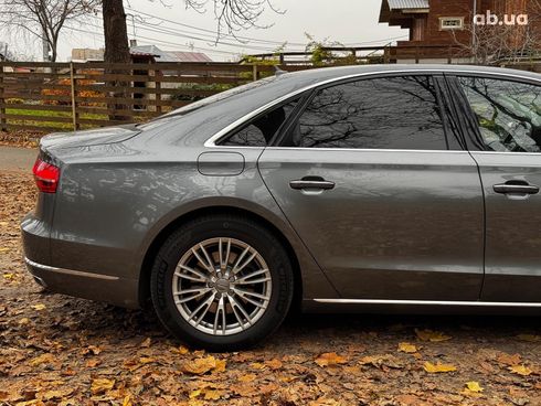 Audi A8 2016 серый - фото 6