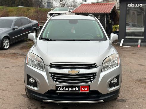Chevrolet Trax 2016 серый - фото 2